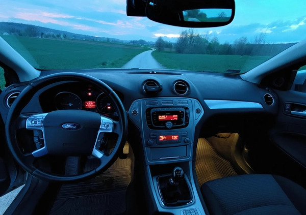 Ford Mondeo cena 21900 przebieg: 262000, rok produkcji 2007 z Czyżew małe 326